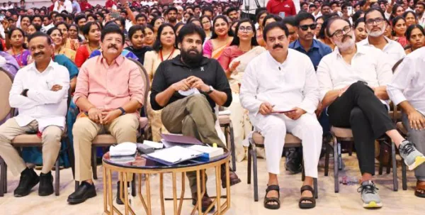 క్యాడర్ టూ లీడర్ కోసం పవన్ కళ్యాణ్ ప్రత్యేక ప్రణాళిక
