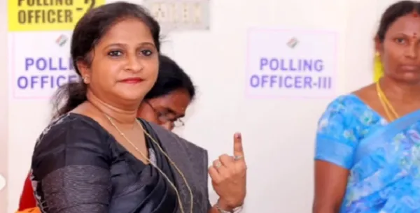 தமிழகத்தில் 10 ஐஏஎஸ் அதிகாரிகள் இடமாற்றம்; சென்னை மாவட்ட ஆட்சியராக நியமிக்கப்பட்டுள்ள மாலதி ஹெலன்..!