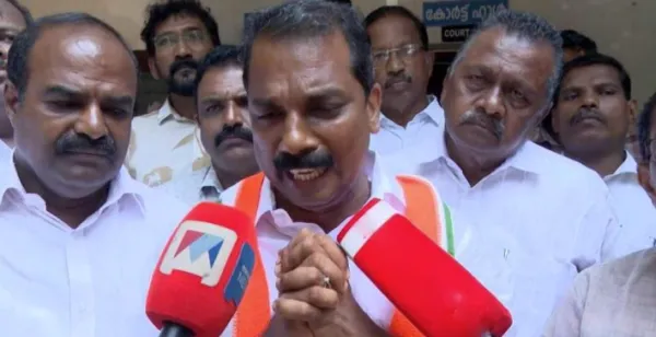 കൊലക്കേസ് പ്രതിയെന്ന് വ്യാജപ്രചാരണം: മാധ്യമങ്ങള്‍ക്ക് മുന്നില്‍ പൊട്ടിക്കരഞ്ഞ് അടൂരിലെ യു.ഡി.എഫ് സ്ഥാനാര്‍ഥി