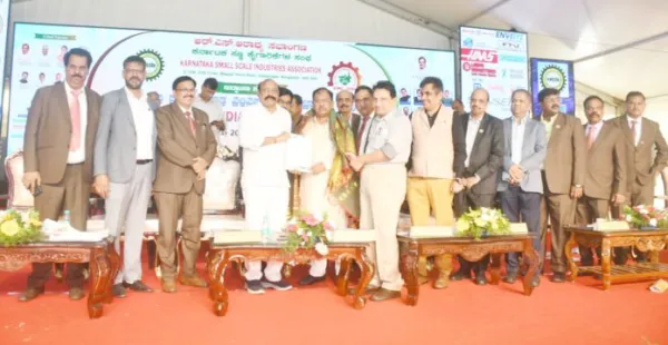 సూక్ష్మ పరిశ్రమలకు ప్రత్యేక మంత్రిత్వ శాఖ ఏర్పాటు చేయాలి