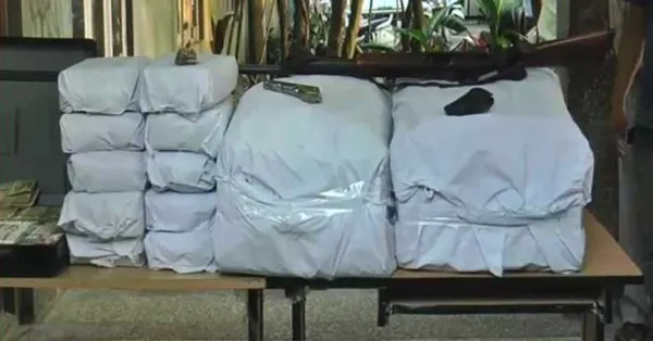 ഇന്ദിരാഗാന്ധി അന്താരാഷ്ട്ര വിമാനത്താവളത്തില് മയക്കുമരുന്നുമായി 3 വിദേശികള് പിടിയില്