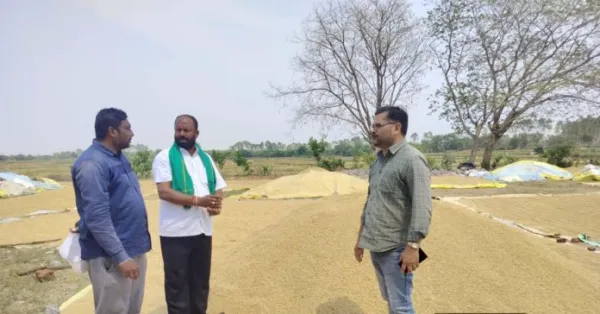 ధాన్యం కొనుగోళ్లలో వేగం పెంచాలి.!