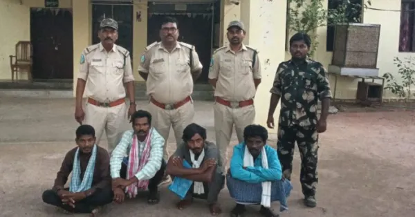 టేకు చెట్ల నరికి వేసిన నలుగురికి రిమాండ్.