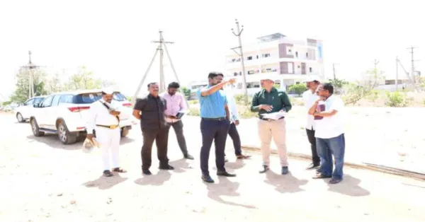 అభివృద్ధి పనులు వేగంగా పూర్తి చేయాలి