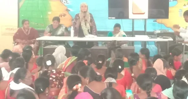 కొత్త స్మార్ట్ ఫోన్లపై అంగన్వాడీలకు అవగాహన: సీడీపీఓ