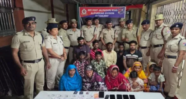14 Bangladeshi Nationals Held in Bengal With Suspected Fake Aadhaar Cards