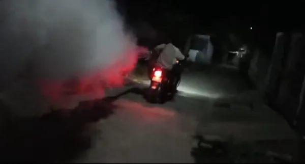 పోతునూరులో దోమల మందు పిచికారీ
