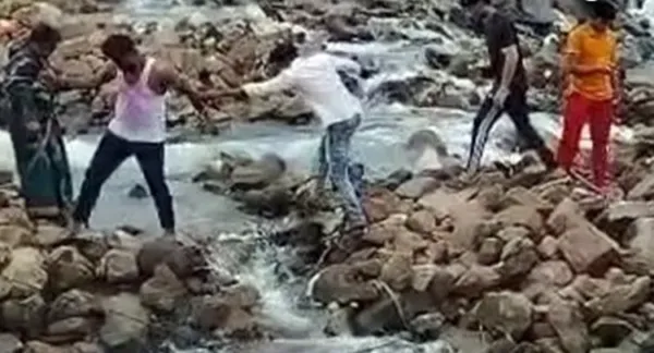 ରିଲ୍‌ସ କରୁଥିଲେ, ଚାଲିଗଲା ୨ ଜୀବନ