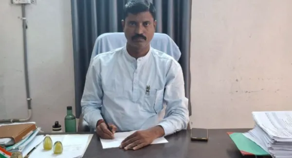 ఓటర్ వెరిఫికేషన్ సర్వేకు ప్రజలు సహకరించాలి: తహసీల్దార్