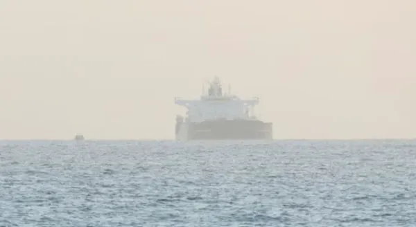 इराणहून भारताकडे तेल घेऊन येणारे जहाज अचानक चीनकडे वळले