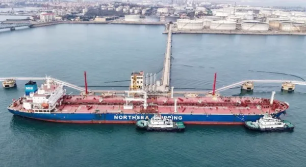 મધદરિયે એવું શું બન્યું? ભારત તરફ આવતું ઈરાની તેલ જહાજ ચીન તરફ વળ્યું!