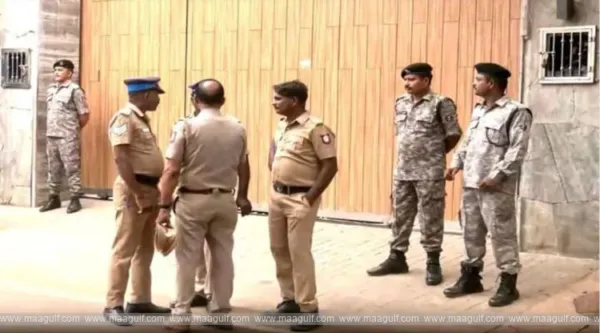 టీవీకే ఆధిక్యం.. విజయ్ ఇంటి వద్ద భారీ భద్రత