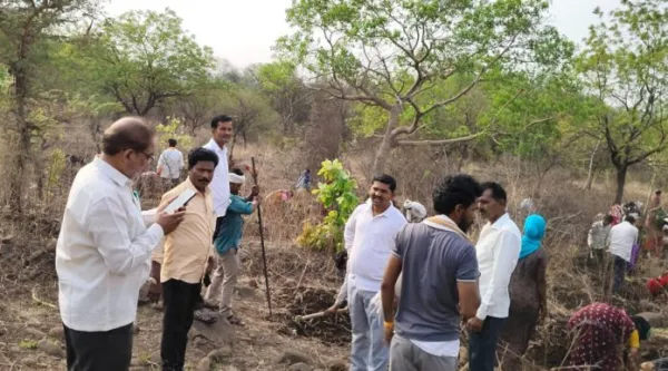 గుల్లాతాండలో ఉపాధి హామీ పనులను పరిశీలించిన ఎంపీడీఓ