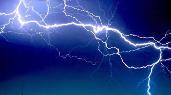 ଭାବି ସମୁଦି ଘରକୁ ଯାଉଥିଲେ, ବଜ୍ରାଘାତରେ ମୃତ୍ୟୁ