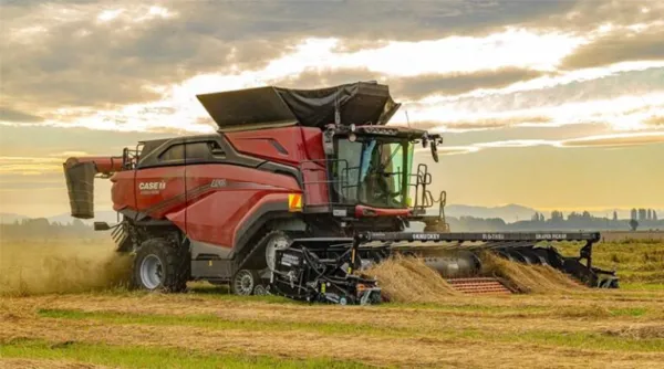 New Case IH AF10 Impresses with Performance, Power for Record-Breaking NZ Farmer With High Bar For Success