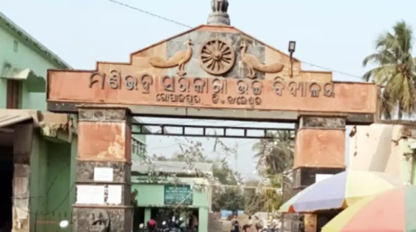 ଧରାହେଲେ ନକଲି ପରୀକ୍ଷାର୍ଥୀ