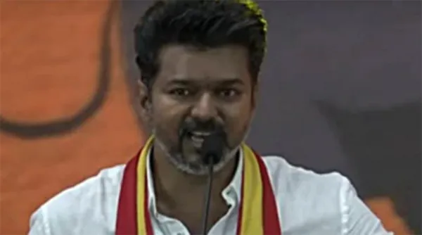 ആധാര്‍ കാര്‍ഡ് മാതൃകയില്‍ തമിഴ് നാട് സിറ്റിസണ്‍ഷിപ്പ് കാര്‍ഡ് പുറത്തിറക്കുമെന്ന് വിജയ്