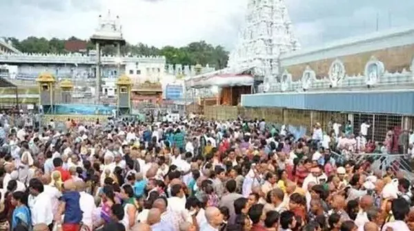 TIRUMALA: తిరుమలకు పోటెత్తిన భక్త జన సంద్రం