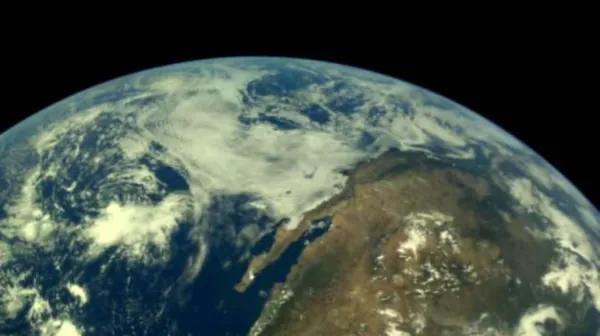 Scientists detect 1,000 km space hurricane in Earth's lower atmosphere over North Pole