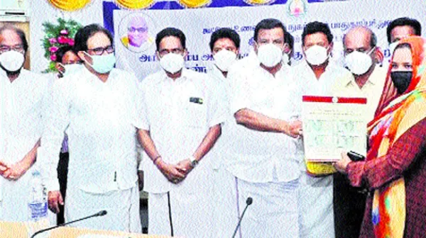 'అత్త పగులగొడితే మట్టి కుండ.. కోడలు పగులగొడితే..!'