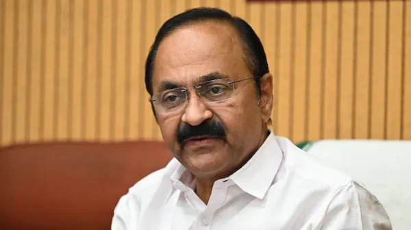 മുഖ്യമന്ത്രിയെ വിമര്‍ശിച്ച്‌ സോഷ്യല്‍ മീഡിയ പോസ്റ്റ്; വിരമിക്കാൻ രണ്ടുദിവസം ബാക്കിനില്‍ക്കെ പ്രിൻസിപ്പലിന് സസ്പെൻഷൻ