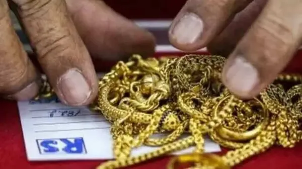 நகைக்கடன் வாங்குபவர்கள் உஷார்... நகைகளை ஏலம் விட ஆர்.பி.ஐ. அனுமதி!