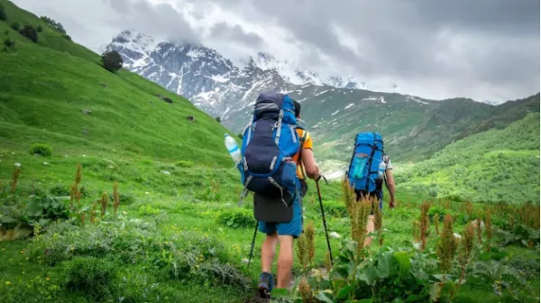दिल मजबूत हो तो ही निकलें इन 7 एडवेंचरस ट्रेक्स पर, जहां हर कदम पर मिलती है रोमांच की नई चुनौती
