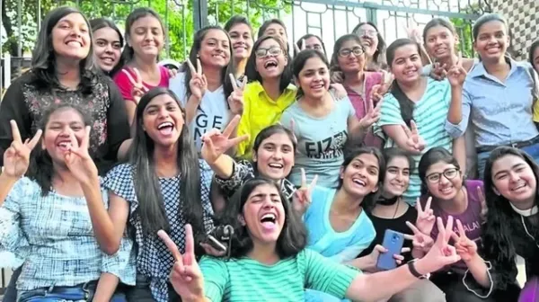 ఏపీ ఇంటర్ ఫలితాల్లో బాలికల ర్యాంపేజ్