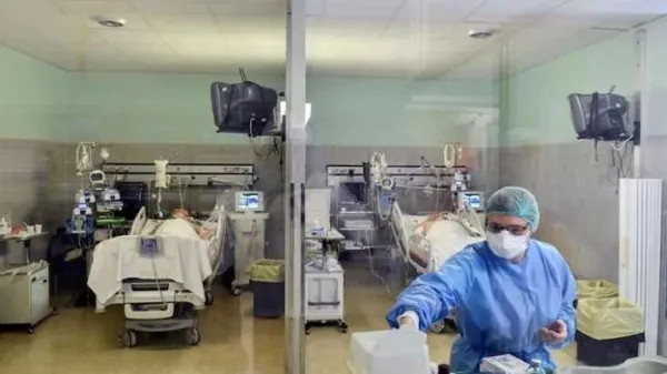 40 ವರ್ಷದ ಸೋಂಕಿತನಿಗೆ ಆಸ್ಪತ್ರೆಯ ಹಾಸಿಗೆ ಬಿಟ್ಟು ಕೊಟ್ಟು ಮೃತಪಟ್ಟ ವೃದ್ಧ