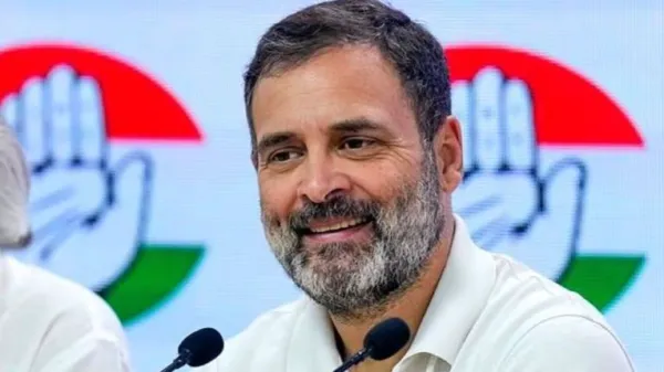 'அரசு பணிகளில் பெண்களுக்கு 50% இட ஒதுக்கீடு' : ராகுல் காந்தி வாக்குறுதி!