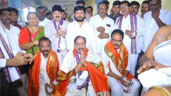 భద్రగిరి రామయ్యను దర్శించుకున్న తుమ్మల