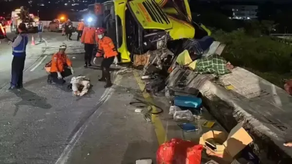 Jakarta: ఇండోనేషియాలో రోడ్డుప్రమాదం.. 16 మంది దుర్మరణం