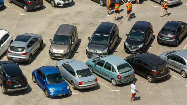 Ford's latest patent could help parked cars escape incoming crashes