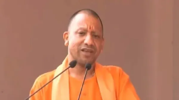 स्कूल चलो अभियान का भव्य आगाज़: सीएम योगी आदित्यनाथ ने शिवपुर से दिया शिक्षा का बड़ा संदेश