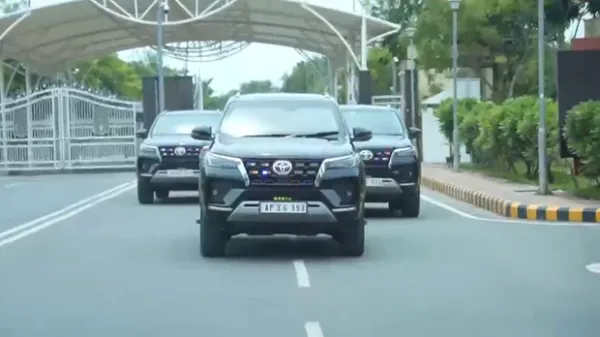 సీఎం చంద్రబాబు వాహన శ్రేణి కుదింపు