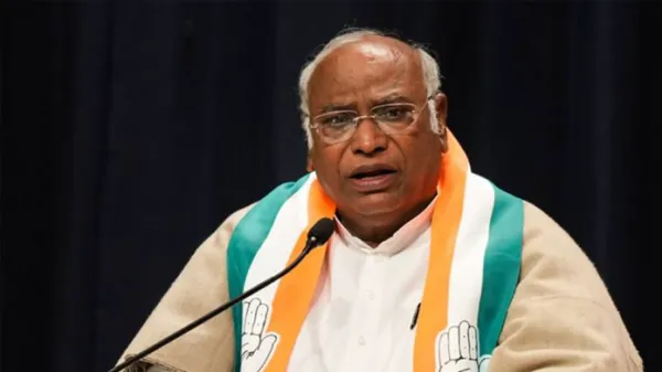 ಕೇಂದ್ರದ ಹೊಸ ಕಾರ್ಮಿಕ ಸಂಹಿತೆಗಳ ವಿರುದ್ಧ ಹರಿಹಾಯ್ದ ಖರ್ಗೆ