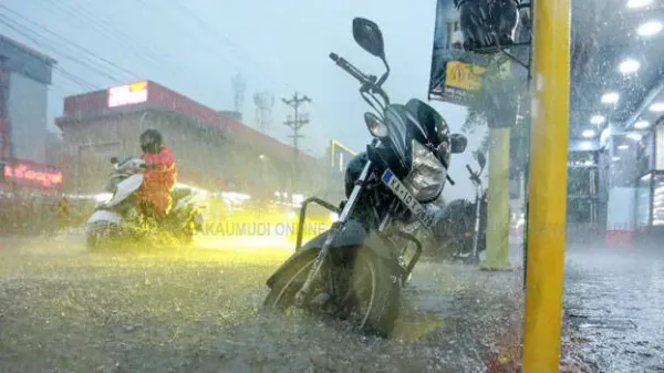 മേയ് പത്തുവരെ ഇടിമിന്നലോടുകൂടിയ മഴ; ആറ് ജില്ലകള്ക്ക് ഇന്ന് പ്രത്യേക ജാഗ്രതാ നിര്ദേശം