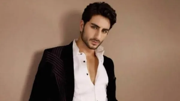 Kareena Kapoor, Sara Ali Khan, Sreeleela and others wish Ibrahim Ali Khan on his 24th birthday
