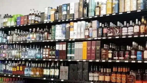 മദ്യം അര്‍ബുദത്തിന് കാരണമാകുമെന്ന പ്രത്യേക ലേബല്‍ ആവശ്യമില്ല; ഓരോ രോഗത്തിനും പ്രത്യേകം മുന്നറിയിപ്പുകള്‍ വേണ്ടെന്ന് മനുഷ്യാവകാശ കമ്മീഷൻ