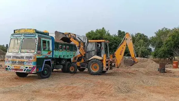சட்டவிரோதமாக பதுக்கி வைக்கப்பட்டிருந்த 80 யூனிட் மணல்