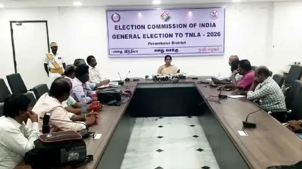 மாவட்ட ஆட்சியரின் பெயரில் போலி ஃபேஸ்புக் கணக்கு