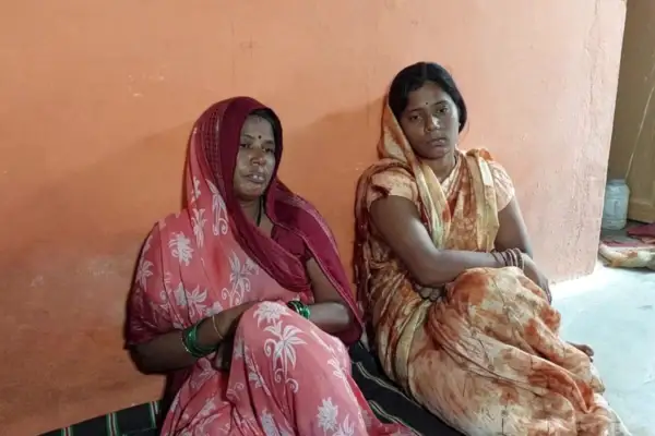 मारपीट से बचने के लिए छत से कूदा दीपक! मिलने नहीं देते थे.. वृंदावन आश्रम में दीपक की मौत पर CBI जांच की मांग