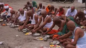 श्राद्ध के दौरान इन बातों का रखें खास ध्यान, पितरों के लिए भोजन से लेकर ब्राह्मण भोज तक जानें जरूरी नियम