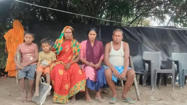 गंडक की बाढ़ में घर बहा, बेटी की शादी पर संकट. समधी के एक भरोसे ने टूटते पिता को संभाल लिया