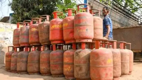 LPG सिलिंडर वालों को मिलेंगे 500 रुपए, जानिए किन ग्राहकों के लिए आई खुशखबरी