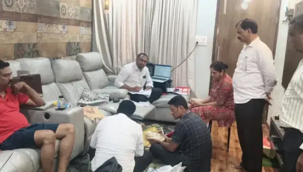 लग्जरी कारें, 8 आलीशान फ्लैट और गोल्ड... हैदराबाद के सरकारी डॉक्टर की काली कमाई का खुलासा