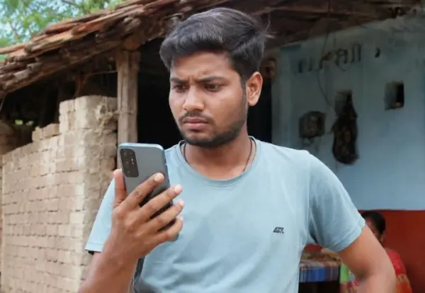 রাতারাতি অ্যাকাউন্টে ২৯৪ কোটি! বিপুল অর্থের পাহাড় দেখেও সততার নজির এই শিক্ষকের