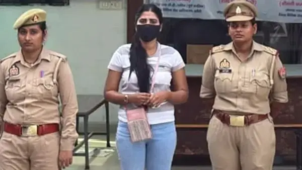 रेलवे के बड़े अफसर से 15 लाख मांग रही थी युवती, 40 हजार भी वसूले; लैपटॉप खुलते ही सामने आएगा पूरा राज!