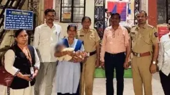 1 महीने के बच्चे को बेचकर माता-पिता ने खरीदे गहने और स्मार्टफोन, 48 घंटे में चार लोगों के हाथों से गुजरा मासूम