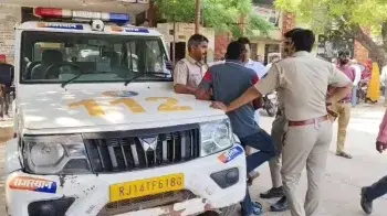 अलवर में मां ने कैंची से हमला कर अपने दो बच्चों की हत्या की, खुद भी कर लिया सुसाइड; बचाने गई बहन घायल